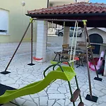 شقة Antonija