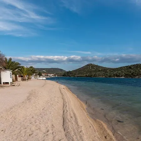 아파트 Antonija 로고즈니차