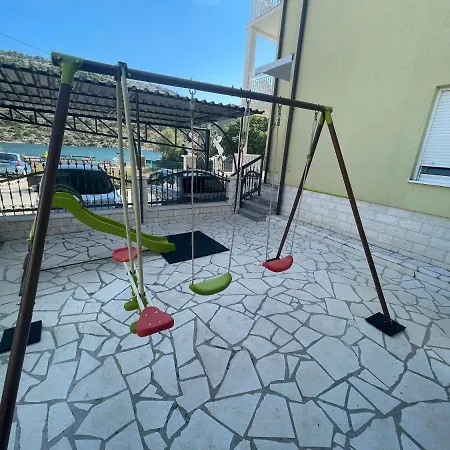 Antonija 公寓 罗戈兹尼察