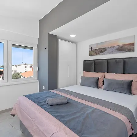 Antonija 아파트 로고즈니차