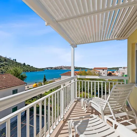 Antonija 罗戈兹尼察