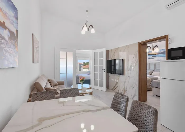 Daire Antonija Rogoznica (Sibenik-Knin)