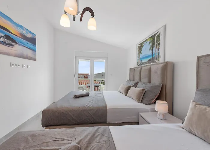 Antonija * Rogoznica (Sibenik-Knin)