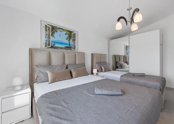 Antonija Апартаменты Рогозница